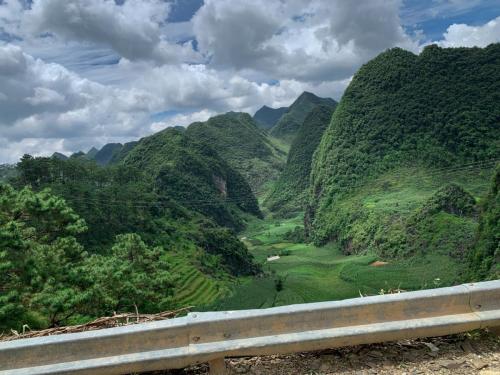 F103ED06-393D-4446-8D0B-F50656EE4A26